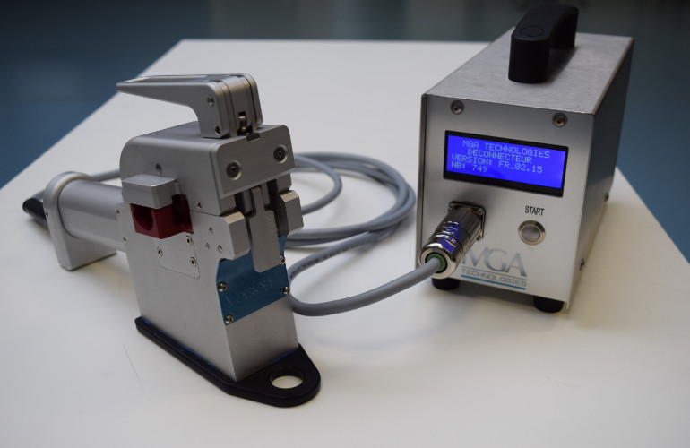 Scelleuse de tubes thermoplastiques MGA Technologies